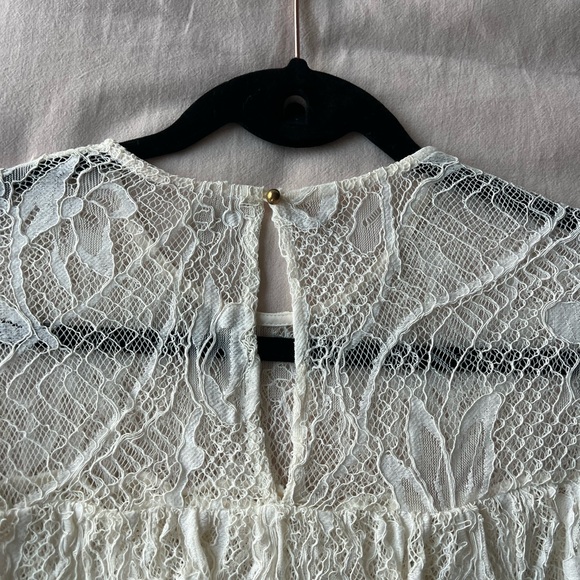 Lacy Ruffled Top - Picture 3 of 4